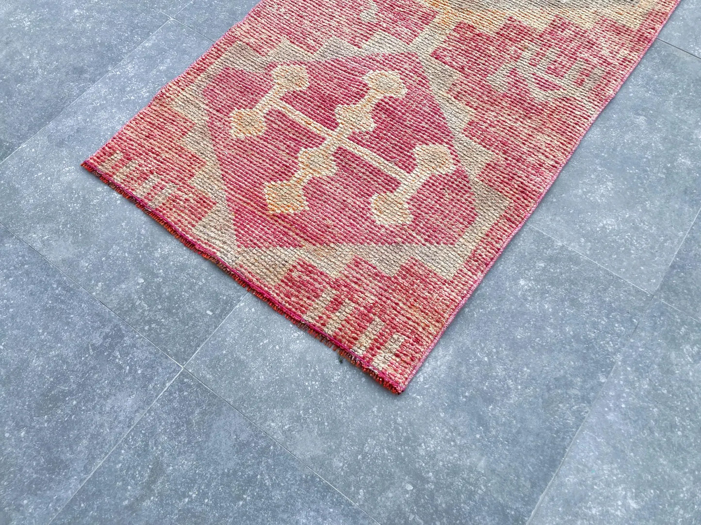 Vintage Turkish Accent Area rug 2.5 x 4.9 ft