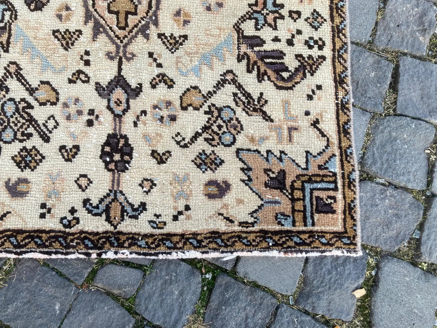 Vintage Turkish Accent Area rug 2.4 x 4.7 ft