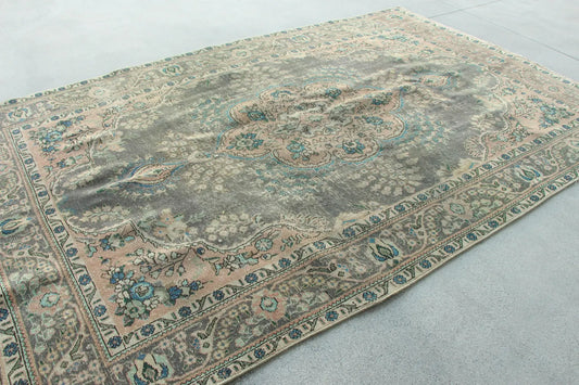 XL Vintage Turkish Accent Area Rug 6.4 x 9.7 ft