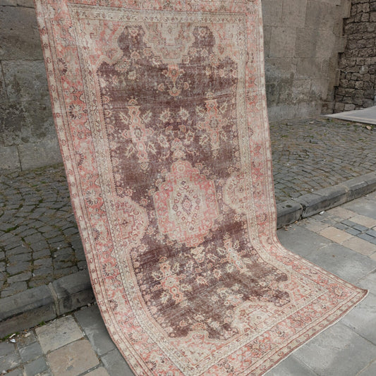 Vintage Turkish Accent Area rug 4.9 x 8.5 ft