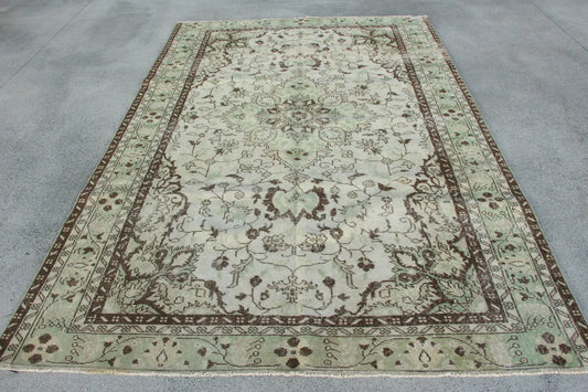 XL Vintage Turkish Accent Area Rug 6.1 x 9.2 ft