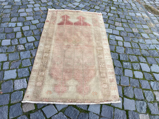 Vintage Turkish Accent Area rug 2.7 x 4.9 ft