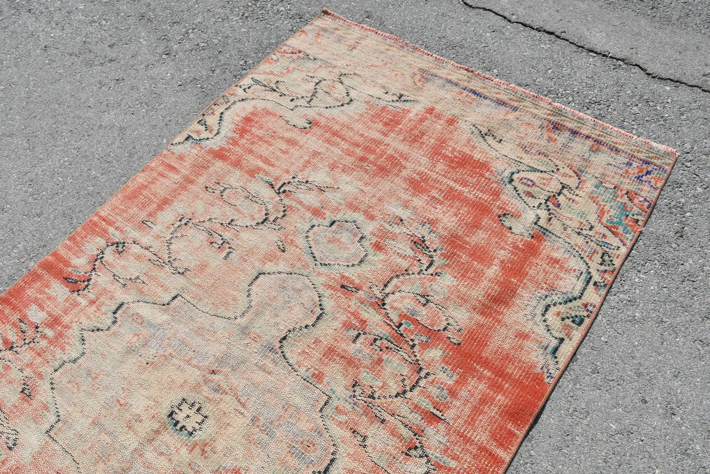 Vintage Turkish Accent Area rug 4 x 8.8 ft