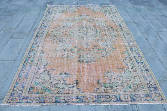 XL Vintage Turkish Accent Area Rug 5.9 x 9.3 ft