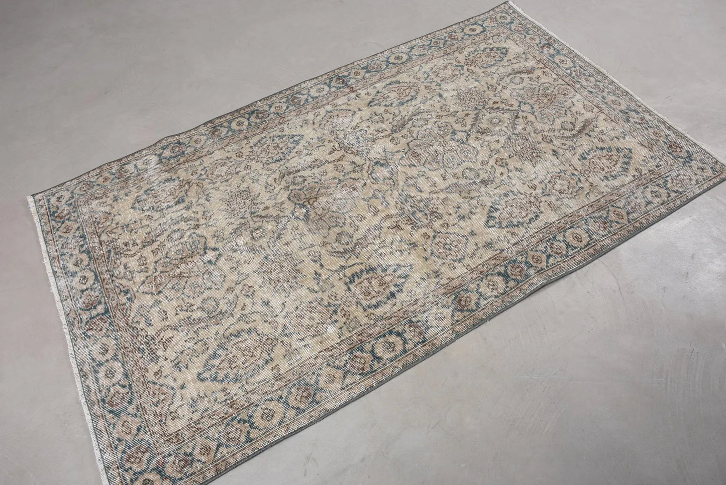 Vintage Turkish Accent Area rug 3.5 x 6 ft