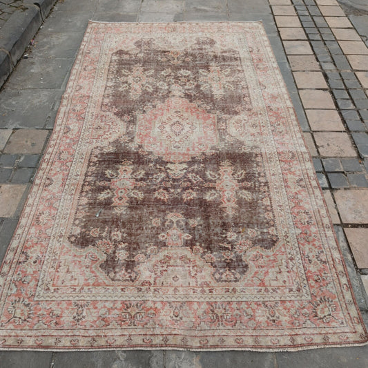 Vintage Turkish Accent Area rug 4.9 x 8.5 ft